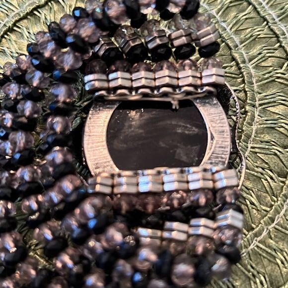 Gorgeous 6 strand black beaded bracelet w/ large silver & black medallion EUC - Picture 5 of 8